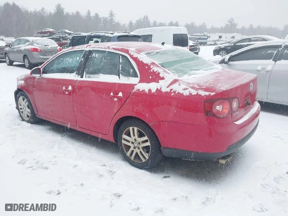 2010 Volkswagen Jetta Sedan Limited with VIN 3VWRZ7AJ4AM026674, listed as a IAAI auction lot 41503985 with 135,879 mi miles. Bid and sale history available at carsss.com. Image 3.