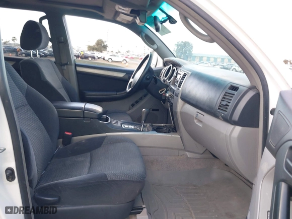 2005 Toyota 4Runner SR5 with VIN JTEBU14R850075897, listed as a IAAI auction lot 41744928 with 195,455 mi miles. Bid and sale history available at carsss.com. Image 5.