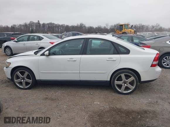 2006 Volvo S40 2.4L with VIN YV1MS390362201768, listed as a IAAI auction lot 41784027 with 224,794 mi miles. Bid and sale history available at carsss.com. Image 14.