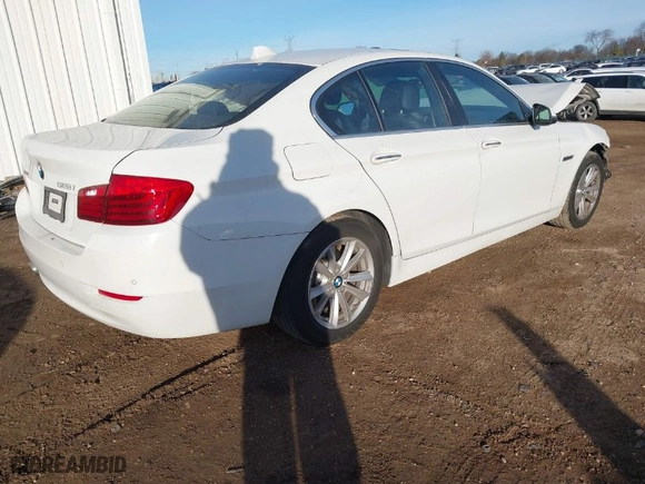 2015 BMW 5 Series 528i xDrive with VIN WBA5A7C56FD621096, listed as a IAAI auction lot 41412146 with 54,248 mi miles. Bid and sale history available at carsss.com. Image 4.