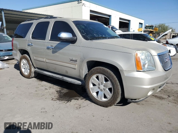2013 GMC Yukon SLT with VIN 1GKS1CE07DR356273, listed as a Copart auction lot 73054304 with 97,291 mi miles and Salvage Title. Bid and sale history available at carsss.com. Image 4.