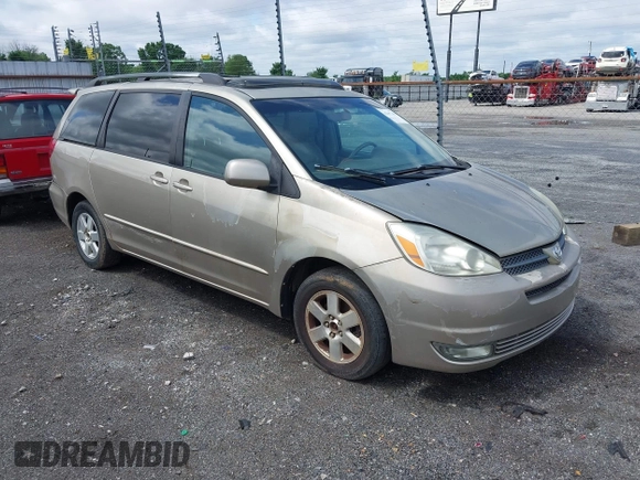 2004 Toyota Sienna XLE with VIN 5TDZA22C04S166738, listed as a IAAI auction lot 42137264 with 147,551 mi miles. Bid and sale history available at carsss.com. Image 1.