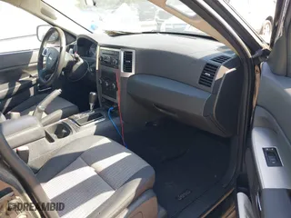 2010 Jeep Grand Cherokee Laredo with VIN 1J4PR4GK5AC120373, listed as a IAAI auction lot 42071835 with 101,949 mi miles. Bid and sale history available at carsss.com. Image 5.