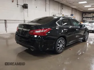 2018 Nissan Altima SV with VIN 1N4AL3AP0JC271008, listed as a IAAI auction lot 41343264 with 96,198 mi miles and . Bid and sale history available at carsss.com. Image 4.