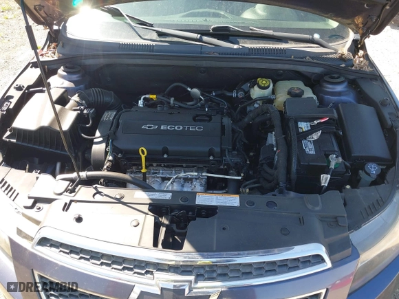 2013 Chevrolet Cruze LS with VIN 1G1PA5SH1D7314922, listed as a IAAI auction lot 42038088 with 121,811 mi miles. Bid and sale history available at carsss.com. Image 10.
