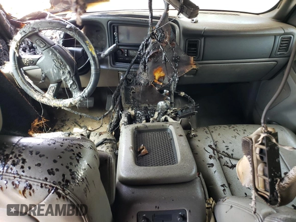 2005 Chevrolet Suburban LT with VIN 1GNFK16Z05J174384, listed as a Copart auction lot 82941113 with Not provided miles and Salvage title. Bid and sale history available at DreamBid. Image 8.