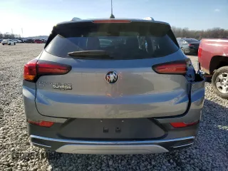 2023 Buick Encore GX Essence z VIN KL4MMGSL9PB152101, wystawiony jako Copart lot #43741825 z przebiegiem 7 605 mil mil oraz Szkoda całkowita • Salvage title. Historia ofert i sprzedaży dostępna na DreamBid. Obrazek 6.