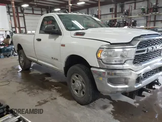 2019 Ram 2500 Tradesman with VIN 3C6MR5AJ2KG598559, listed as a IAAI auction lot 41250606 with 124,295 mi miles. Bid and sale history available at carsss.com. Image 1.