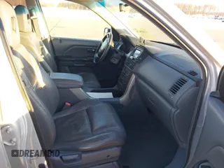 2005 Honda Pilot EX-L z VIN 2HKYF18705H524588, wystawiony jako IAAI lot #41445676 z przebiegiem 123 572 mil mil oraz . Historia ofert i sprzedaży dostępna na DreamBid. Obrazek 5.