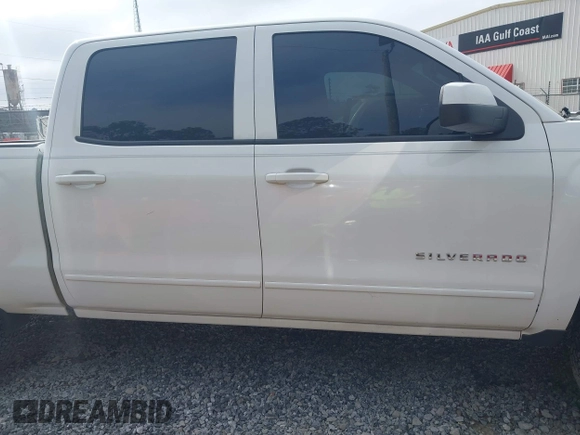 2015 Chevrolet Silverado 1500 LT with VIN 3GCUKREC1FG465118, listed as a IAAI auction lot 41864753 with 290,367 mi miles. Bid and sale history available at carsss.com. Image 13.