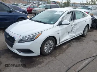 2016 Hyundai Sonata SE with VIN KMHE24L15GA037265, listed as a IAAI auction lot 40752675 with Not Provided miles and . Bid and sale history available at DreamBid. Image 16.