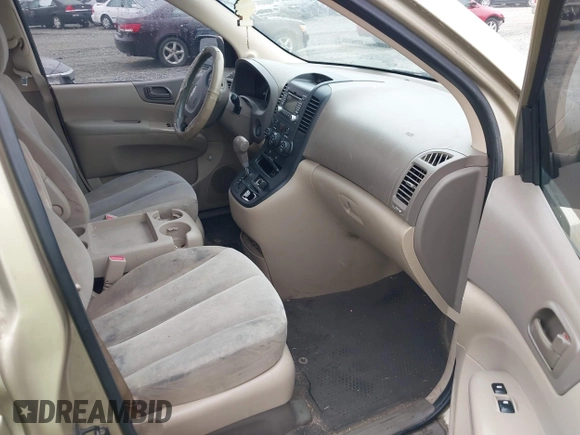 2009 Kia Sedona LX with VIN KNDMB233896309917, listed as a IAAI auction lot 41800176 with 177,329 mi miles. Bid and sale history available at carsss.com. Image 5.