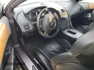 2005 Aston Martin DB9 z VIN SCFAD01A05GA01135, wystawiony jako Copart lot #47689715 z przebiegiem Nie podano mil oraz Tytuł czysty. Historia ofert i sprzedaży dostępna na DreamBid. Obrazek 8.