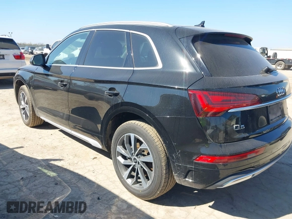 2021 Audi Q5 Premium with VIN WA1AAAFY8M2126213, listed as a IAAI auction lot 41454050 with 38,057 mi miles. Bid and sale history available at carsss.com. Image 3.