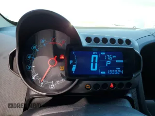 2012 Chevrolet Sonic LS z VIN 1G1JA6SHXC4171044, wystawiony jako Copart lot #45956415 z przebiegiem 133 324 mil mil oraz Szkoda całkowita • Salvage title. Historia ofert i sprzedaży dostępna na DreamBid. Obrazek 9.