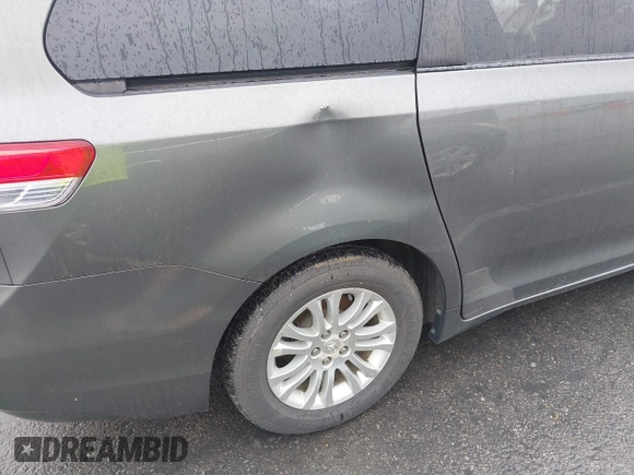 2011 Toyota Sienna XLE AAS with VIN 5TDYK3DC7BS041020, listed as a IAAI auction lot 42218328 with Not Provided miles and . Bid and sale history available at DreamBid. Image 17.