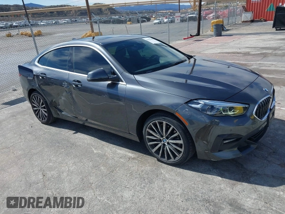 2021 BMW 2 Series 228i xDrive z VIN WBA73AK01M7G52079, wystawiony jako IAAI lot #41633040 z przebiegiem 41 108 mil mil oraz . Historia ofert i sprzedaży dostępna na DreamBid. Obrazek 1.