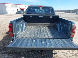 2006 Chevrolet Silverado 1500 Work Truck with VIN 1GCEC19X86Z167990, listed as a IAAI auction lot 41730563 with 165,088 mi miles. Bid and sale history available at carsss.com. Image 16.