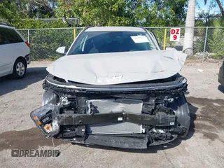 2025 Hyundai Kona SEL with VIN KM8HB3AB1SU228708, listed as a IAAI auction lot 41447697 with 632 mi miles and . Bid and sale history available at carsss.com. Image 6.