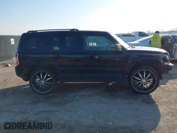 2017 Jeep Patriot Sport with VIN 1C4NJPBAXHD201751, listed as a IAAI auction lot 41572197 with 84,478 mi miles. Bid and sale history available at carsss.com. Image 13.
