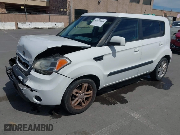 2010 Kia Soul + with VIN KNDJT2A21A7128666, listed as a IAAI auction lot 42019160 with 113,198 mi miles. Bid and sale history available at carsss.com. Image 2.