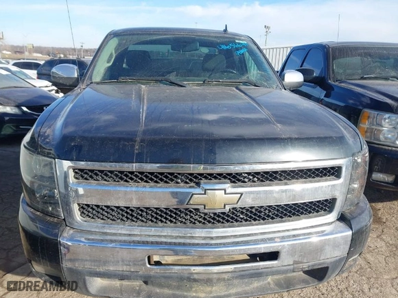 2011 Chevrolet Silverado 1500 LT with VIN 1GCRCSE09BZ421152, listed as a IAAI auction lot 41656671 with 272,927 mi miles. Bid and sale history available at carsss.com. Image 12.
