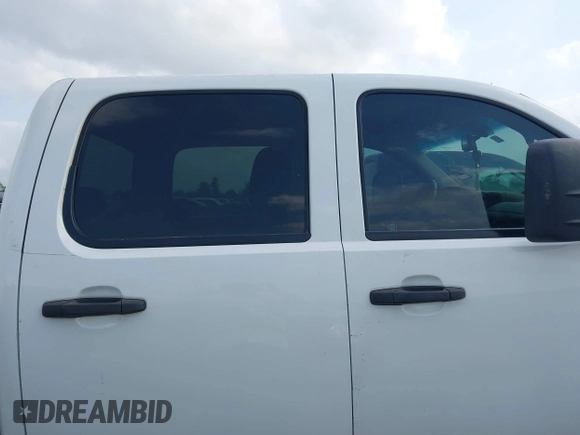 2013 Chevrolet Silverado 2500HD LT with VIN 1GC1CXCGXDF213053, listed as a IAAI auction lot 41938923 with 251,943 mi miles. Bid and sale history available at carsss.com. Image 13.