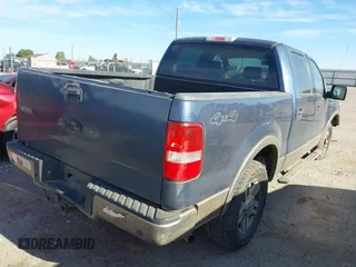 2006 Ford F-150 XLT z VIN 1FTPW14V56KD51329, wystawiony jako IAAI lot #42258454 z przebiegiem 266 152 mil mil oraz . Historia ofert i sprzedaży dostępna na DreamBid. Obrazek 4.