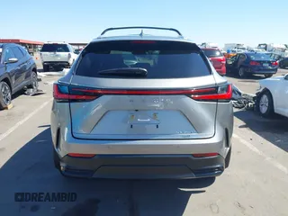 2024 Lexus NX 350 Premium z VIN 2T2GGCEZ3RC049310, wystawiony jako IAAI lot #42551581 z przebiegiem 12 938 mil mil oraz . Historia ofert i sprzedaży dostępna na DreamBid. Obrazek 16.