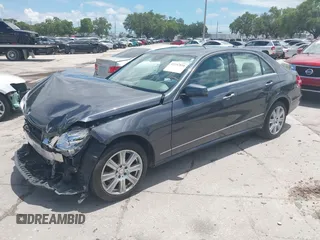 2013 Mercedes-Benz E 350 Luxury z VIN WDDHF5KB5DA704651, wystawiony jako IAAI lot #42257818 z przebiegiem 86 860 mil mil oraz . Historia ofert i sprzedaży dostępna na DreamBid. Obrazek 2.
