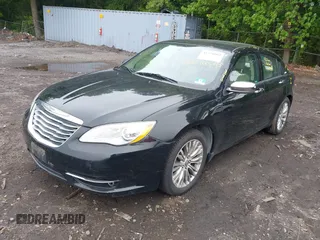 2012 Chrysler 200 Limited z VIN 1C3CCBCG1CN307925, wystawiony jako IAAI lot #42376004 z przebiegiem 92 401 mil mil oraz . Historia ofert i sprzedaży dostępna na DreamBid. Obrazek 2.