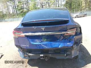 2016 Tesla Model X 70D z VIN 5YJXCBE20GF006744, wystawiony jako IAAI lot #42045005 z przebiegiem 169 619 mil mil oraz . Historia ofert i sprzedaży dostępna na DreamBid. Obrazek 16.