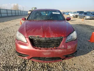 2013 Chrysler 200 Limited with VIN 1C3CCBCG3DN688744, listed as a Copart auction lot 82058314 with 132,135 mi miles and Salvage Title. Bid and sale history available at carsss.com. Image 5.