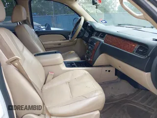 2007 Chevrolet Suburban LT with VIN 3GNFC16J77G136291, listed as a IAAI auction lot 41957476 with Not provided miles and . Bid and sale history available at DreamBid. Image 5.
