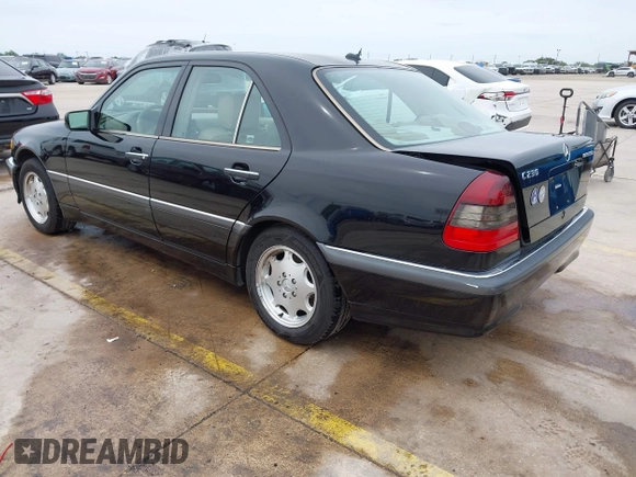 2000 Mercedes-Benz C 230 Kompressor z VIN WDBHA24G9YA851219, wystawiony jako IAAI lot #42392855 z przebiegiem 119 588 mil mil oraz . Historia ofert i sprzedaży dostępna na DreamBid. Obrazek 3.