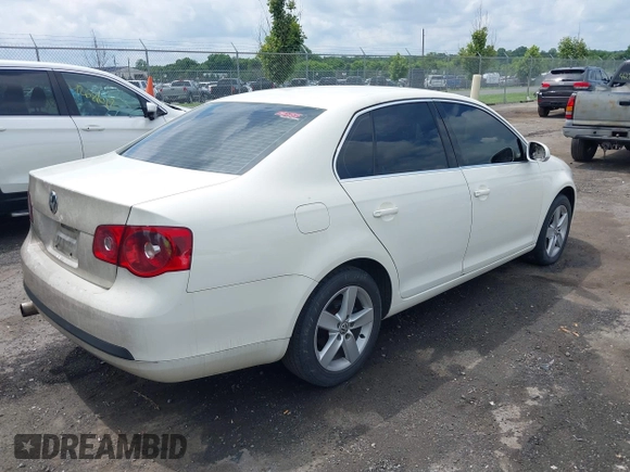 2005 Volkswagen Jetta with VIN 3VWRT71K35M643984, listed as a IAAI auction lot 42582459 with 216,866 mi miles and . Bid and sale history available at DreamBid. Image 4.