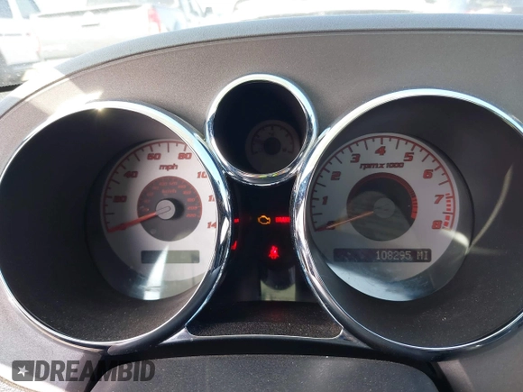 2006 Pontiac Solstice z VIN 1G2MB33B96Y101689, wystawiony jako IAAI lot #41891437 z przebiegiem 108 295 mil mil oraz . Historia ofert i sprzedaży dostępna na DreamBid. Obrazek 7.