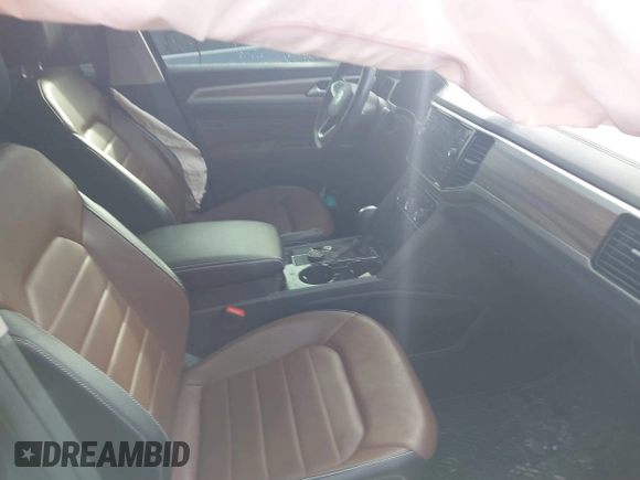 2021 Volkswagen Atlas SEL Premium z VIN 1V2TR2CA2MC588943, wystawiony jako IAAI lot #41558964 z przebiegiem 62 182 mil mil oraz . Historia ofert i sprzedaży dostępna na DreamBid. Obrazek 5.