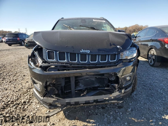 2019 Jeep Compass Latitude with VIN 3C4NJDBB0KT641860, listed as a Copart auction lot 83894084 with 87,230 mi miles and Salvage Title. Bid and sale history available at carsss.com. Image 5.