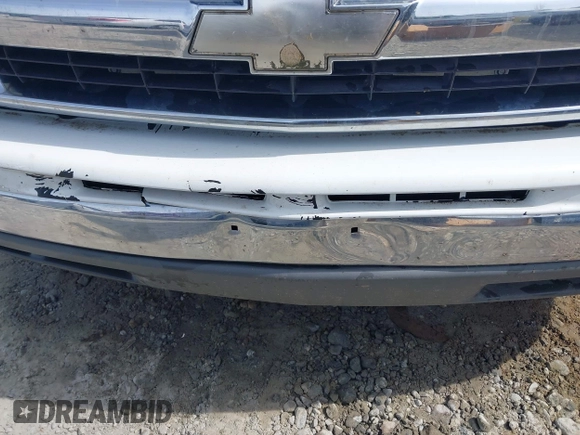 2005 Chevrolet Tahoe Z71 with VIN 1GNEC13T45R101304, listed as a IAAI auction lot 42229835 with 318,175 mi miles and . Bid and sale history available at DreamBid. Image 6.