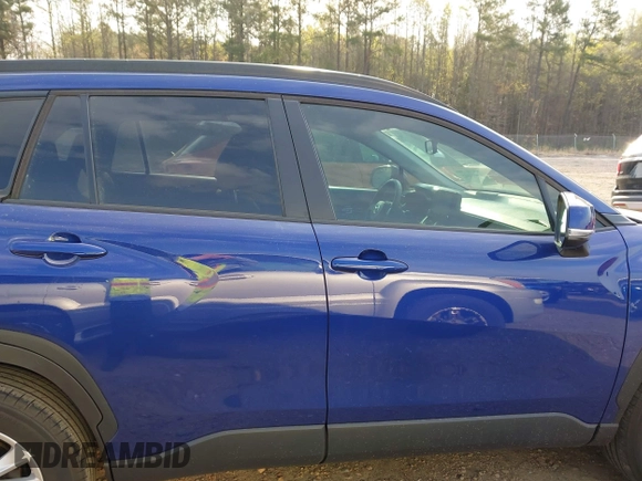 2022 Toyota Corolla Cross LE z VIN 7MUCAAAG6NV018136, wystawiony jako IAAI lot #41863545 z przebiegiem 40 239 mil mil oraz . Historia ofert i sprzedaży dostępna na DreamBid. Obrazek 13.