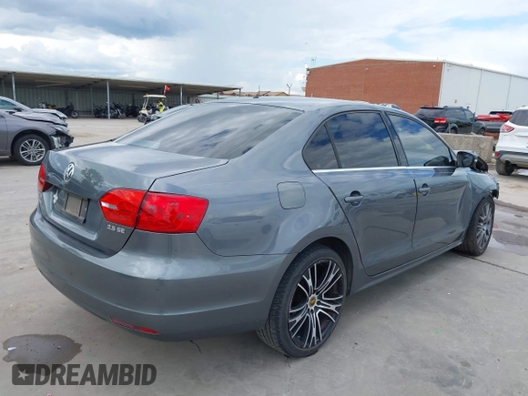 2013 Volkswagen Jetta SE with VIN 3VWDX7AJ6DM442987, listed as a IAAI auction lot 42240855 with 150,540 mi miles and . Bid and sale history available at DreamBid. Image 4.