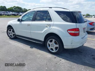 2008 Mercedes-Benz M 550 с VIN 4JGBB72E58A324969, выставлен на аукционе IAAI как лот 42319075 с пробегом 225 385 миль миль и . История ставок и продаж доступна на DreamBid. Изображение 3.