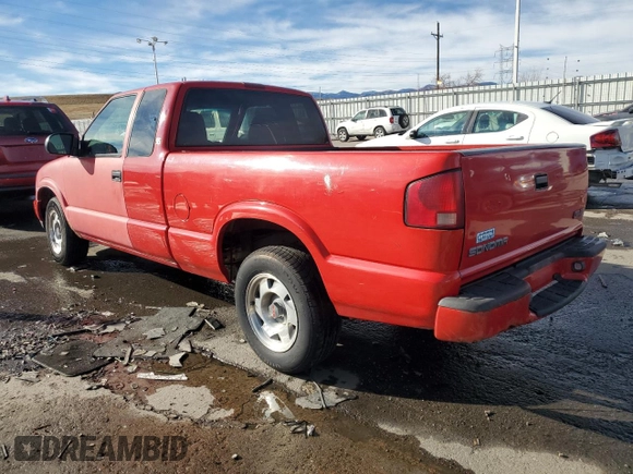 2000 GMC Sonoma SLS w/1SF Pkg with VIN 1GTCS1952Y8291772, listed as a Copart auction lot 83976484 with 127,849 mi miles and Salvage Title. Bid and sale history available at carsss.com. Image 2.