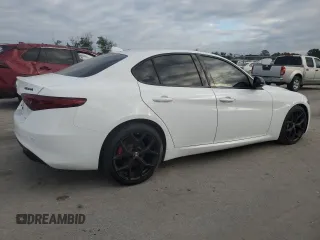2019 Alfa Romeo Giulia Sport with VIN ZARFAMAN1K7619490, listed as a Copart auction lot 86025104 with 35,267 mi miles and Clean Title. Bid and sale history available at carsss.com. Image 3.