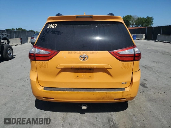 2018 Toyota Sienna XLE Auto Access Seat with VIN 5TDYZ3DC3JS904731, listed as a Copart auction lot 55451085 with 234,414 mi miles and Clean Title. Bid and sale history available at DreamBid. Image 6.