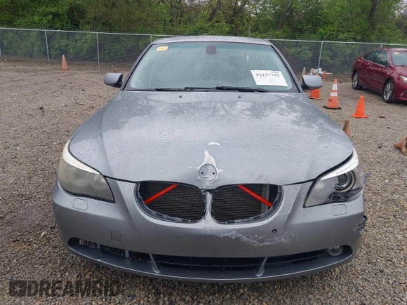 2005 BMW 5 Series 545i with VIN WBANB33555B089128, listed as a IAAI auction lot 42157702 with 206,362 mi miles and . Bid and sale history available at carsss.com. Image 13.