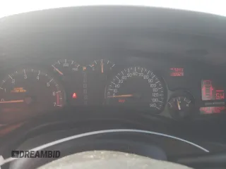 2003 Pontiac Bonneville SLE z VIN 1G2HY54K334173324, wystawiony jako Copart lot #78175394 z przebiegiem 130 829 mil mil oraz Szkoda całkowita • Salvage title. Historia ofert i sprzedaży dostępna na DreamBid. Obrazek 9.