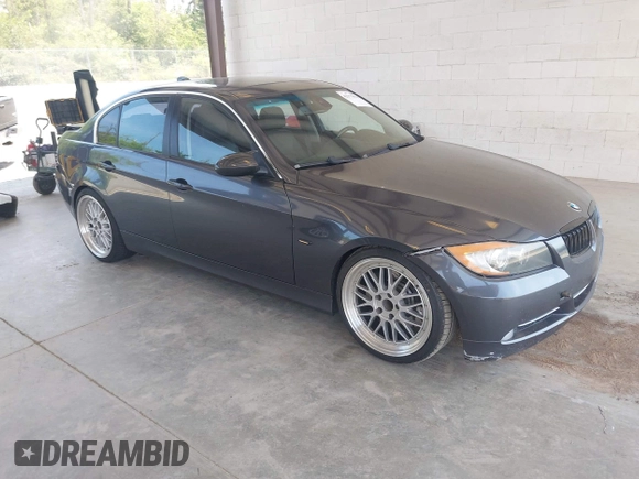 2007 BMW 3 Series 335i с VIN WBAVB73537VH20728, выставлен на аукционе IAAI как лот 42573878 с пробегом 89 984 миль миль и . История ставок и продаж доступна на DreamBid. Изображение 1.