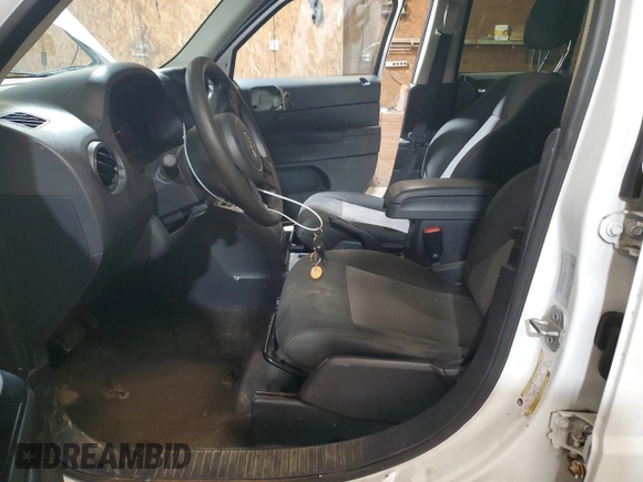 2015 Jeep Patriot Sport with VIN 1C4NJRBB5FD427150, listed as a Copart auction lot 75555184 with 193,810 mi miles and Salvage title. Bid and sale history available at DreamBid. Image 7.